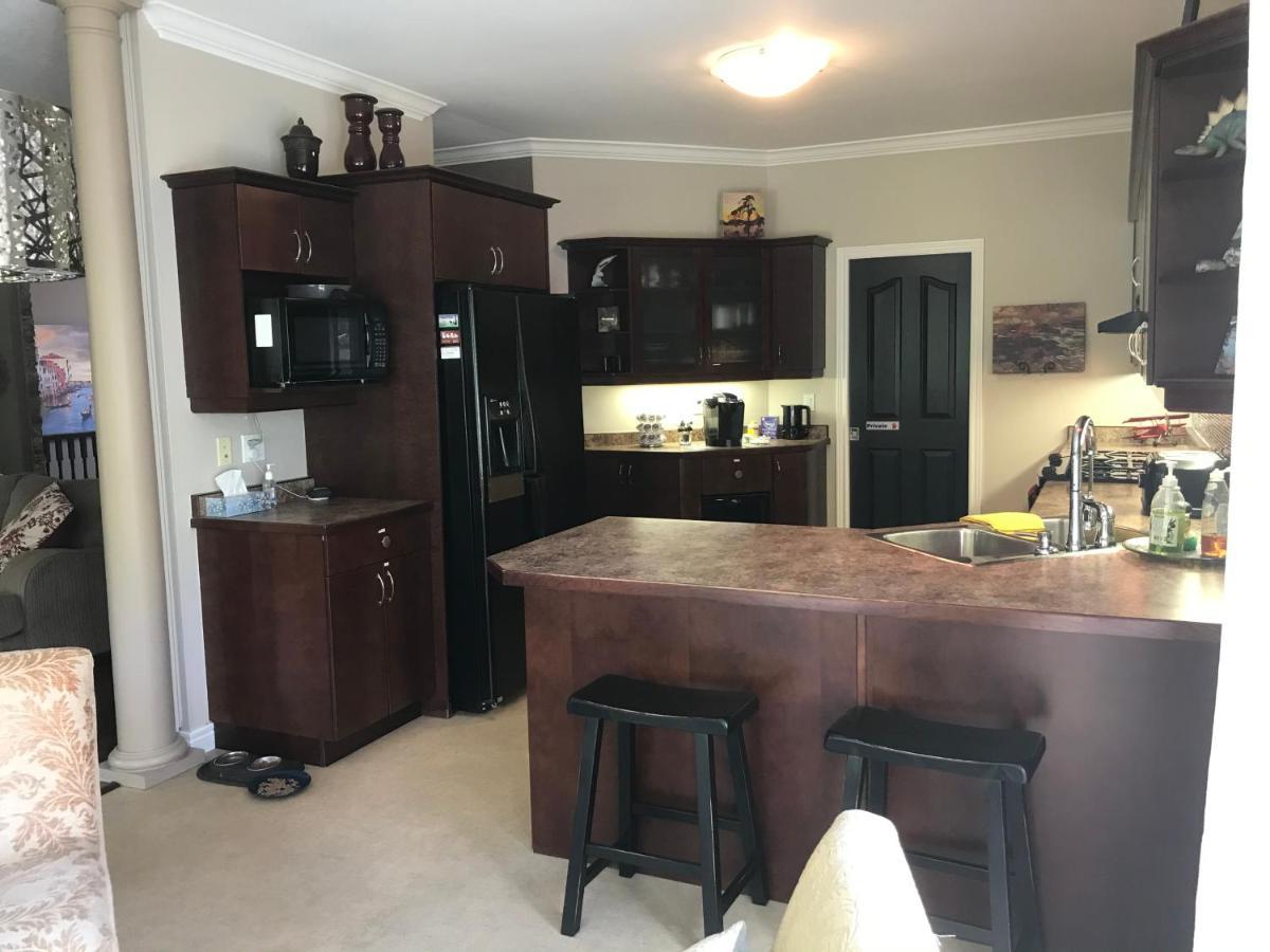 Cozy Luxury On The Thames In Ontario! Apartman London Kültér fotó